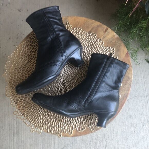 🎯 La CANADIENNE BLK Leather Waterproof Ankle Boots - Picture 7 of 8